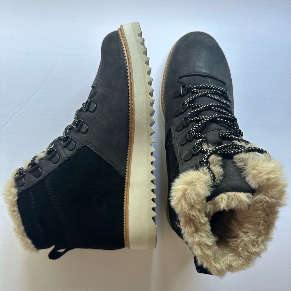 TOMS black Women's Mojave Hiking Boot size 6
